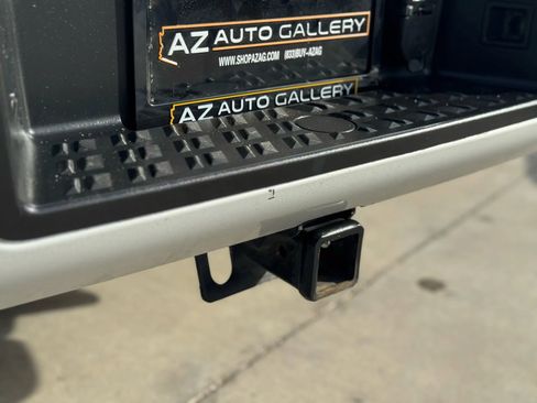 Used 2018 Nissan Titan SV w/ SV Convenience Package image 47