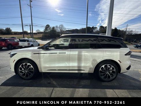 New 2026 Lincoln Nautilus Reserve image 4