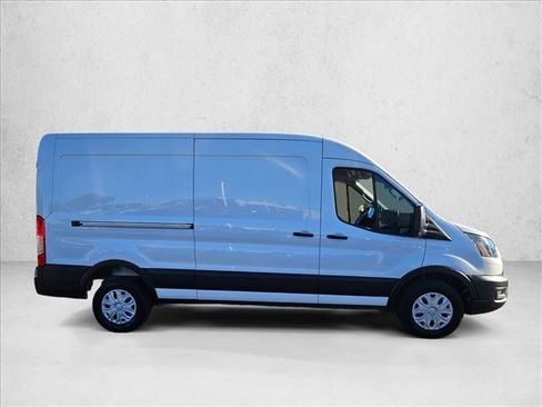 Used 2023 Ford E-Transit Medium Roof image 4