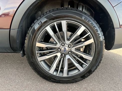 Used 2018 Ford Explorer Platinum image 43