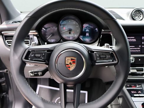 Used 2023 Porsche Macan S AWD/4WD image 28
