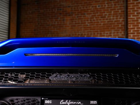 Used 2023 Lamborghini Huracan EVO image 13