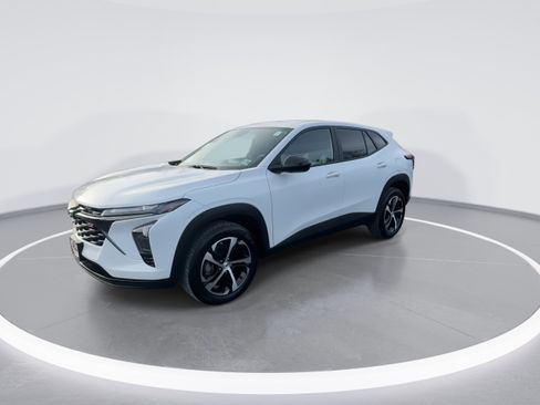 Used 2024 Chevrolet Trax RS w/ Driver Confidence Package image 4