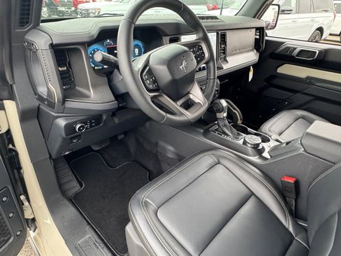 New 2025 Ford Bronco Badlands image 23
