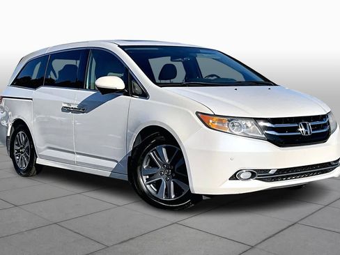 Used 2017 Honda Odyssey Touring image 2