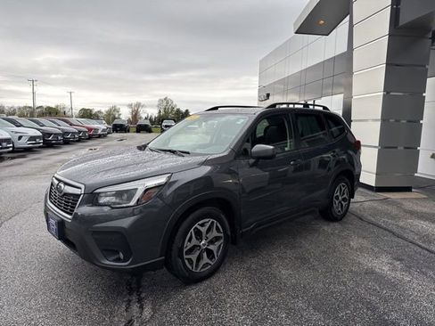 Used 2021 Subaru Forester Premium AWD/4WD image 3