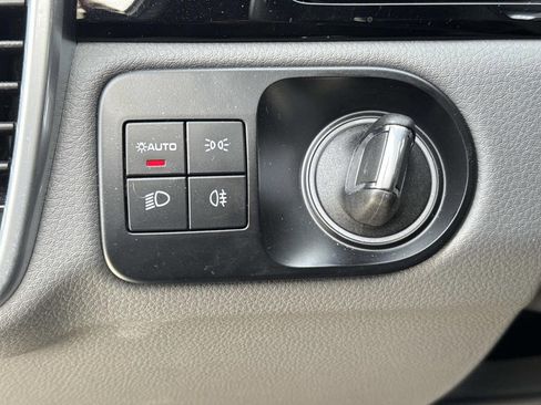 Certified 2023 Porsche Cayenne image 24