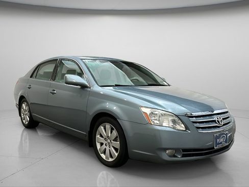 Used 2006 Toyota Avalon XLS image 1