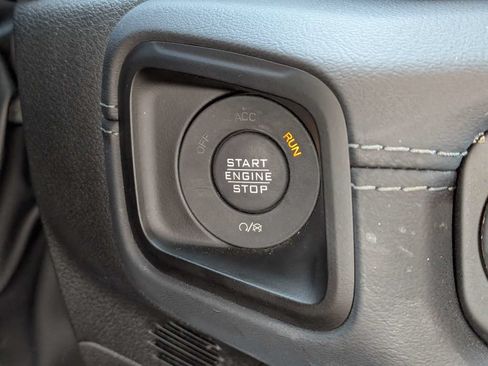 Used 2024 Jeep Gladiator Mojave w/ Safety Group AWD/4WD image 28