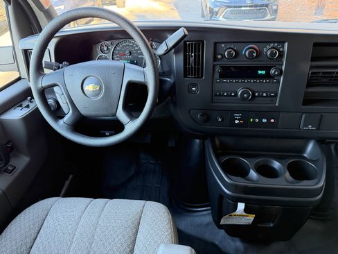 Used 2024 Chevrolet Express 3500 LS image 20
