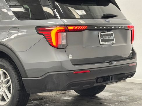 New 2026 Ford Explorer Active image 7