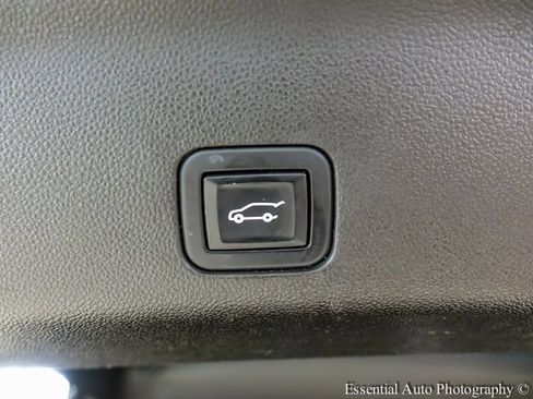 Used 2021 Chevrolet Tahoe LT w/ LT Signature Package image 24