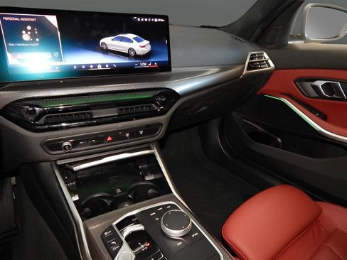 Used 2025 BMW 330i xDrive Sedan w/ M Sport Package image 19