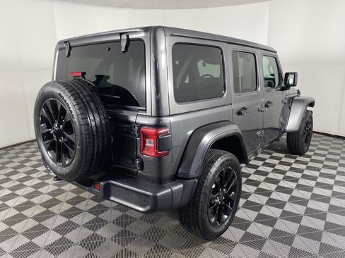 Used 2025 Jeep Wrangler Unlimited Sahara w/ Safety Group AWD/4WD image 7