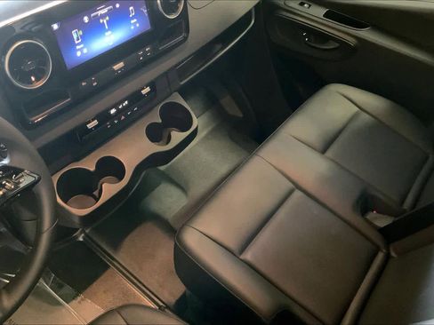 Used 2025 Mercedes-Benz Sprinter 2500 image 22