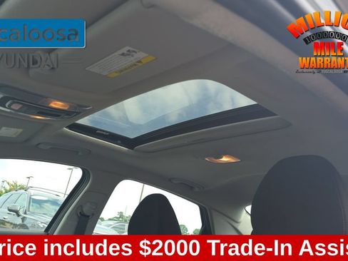 Used 2025 Hyundai Elantra SEL FWD image 24