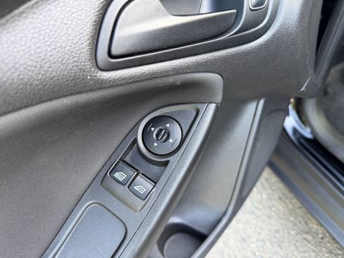 Used 2018 Ford Focus S FWD image 30