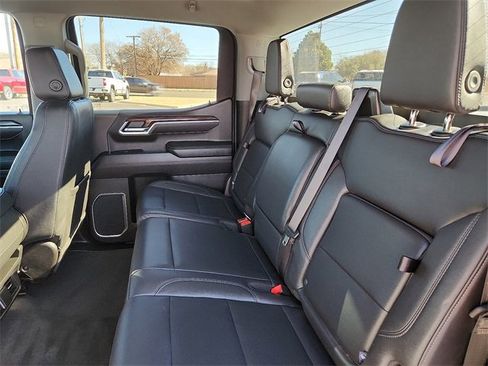 Certified 2025 GMC Sierra 1500 SLT image 11