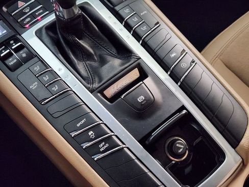 Used 2021 Porsche Macan S image 20