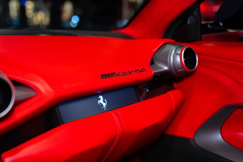 Used 2018 Ferrari 812 Superfast RWD image 24