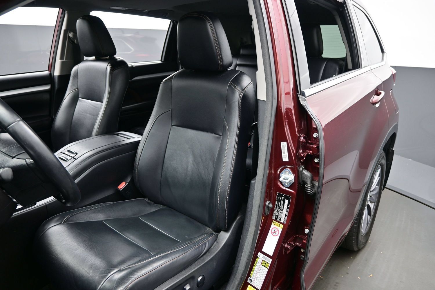 Used 2018 Toyota Highlander XLE AWD/4WD image 12