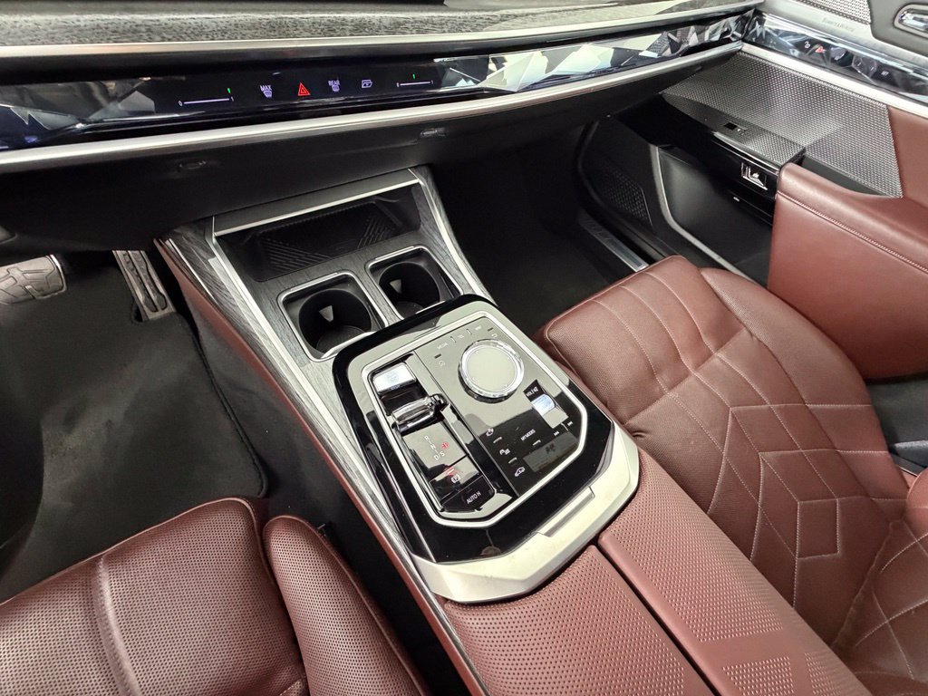 Used 2023 BMW 740i w/ Executive Package RWD image 31