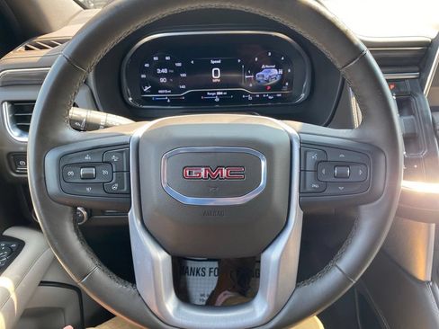 Used 2024 GMC Yukon XL SLT w/ SLT Premium Package AWD/4WD image 17