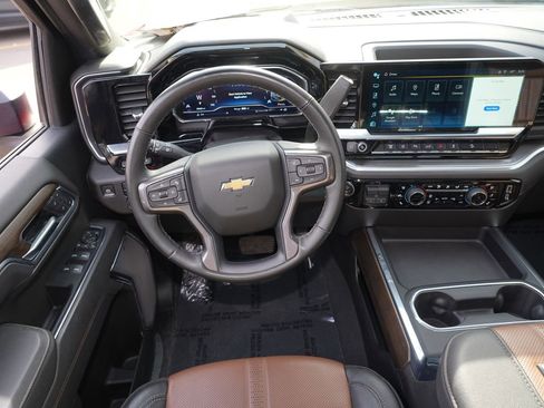 Used 2025 Chevrolet Silverado 3500 High Country w/ High Country Premium Package AWD/4WD image 21