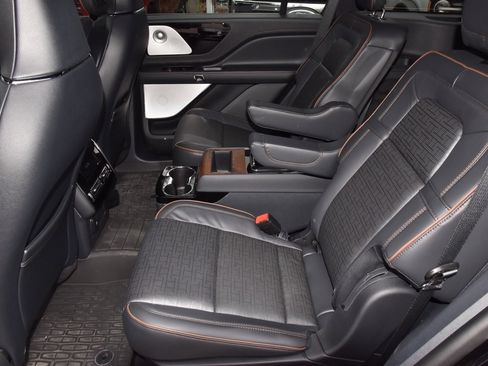 New 2026 Lincoln Aviator Black Label w/ Dynamic Handling Package image 21