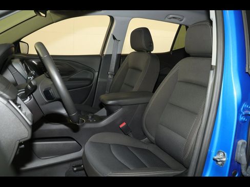 Used 2024 GMC Terrain SLE w/ Driver Convenience Package image 21