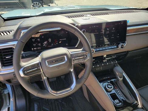 New 2026 GMC Canyon Denali image 14