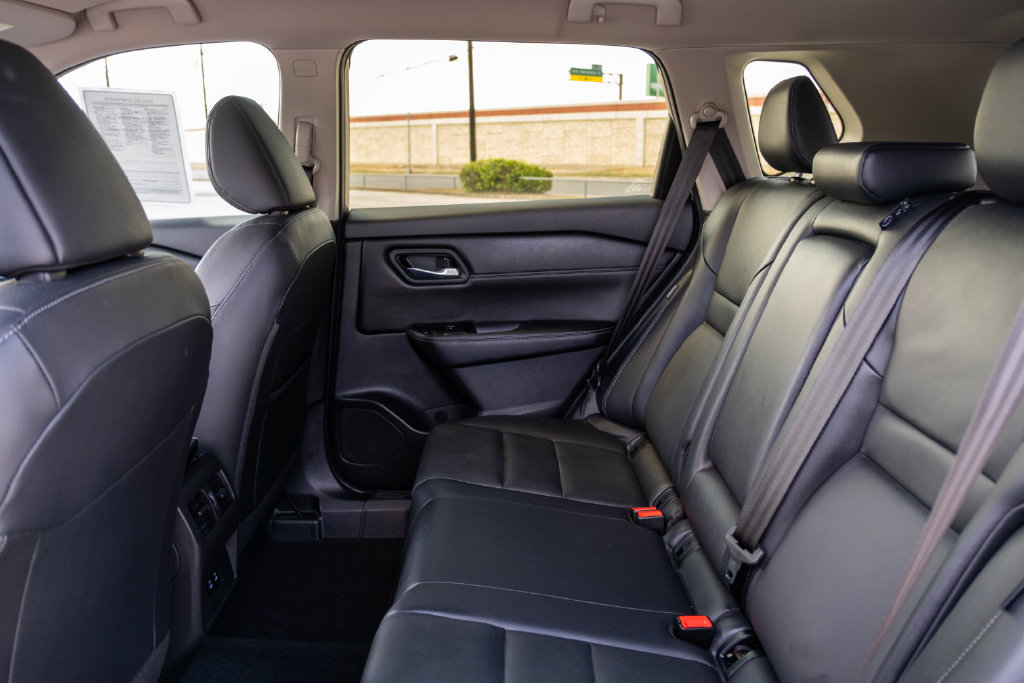 Used 2024 Nissan Rogue SL FWD image 15
