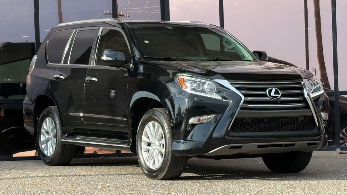 Used 2014 Lexus GX 460 w/ Premium Package AWD/4WD image 17