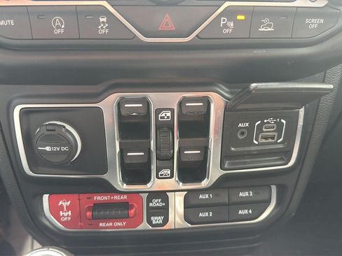 Used 2020 Jeep Gladiator Rubicon AWD/4WD image 23