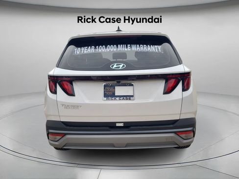 Used 2025 Hyundai Tucson SE image 6