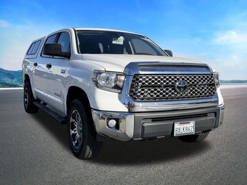 Used 2021 Toyota Tundra 4x4 CrewMax image 2