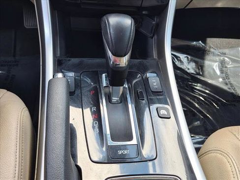 Used 2017 Honda Accord EX-L image 13