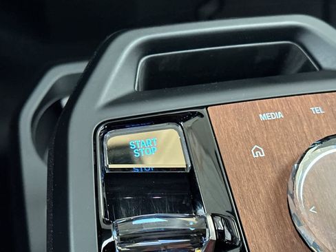 Used 2023 BMW iX xDrive50 w/ Premium Package image 22