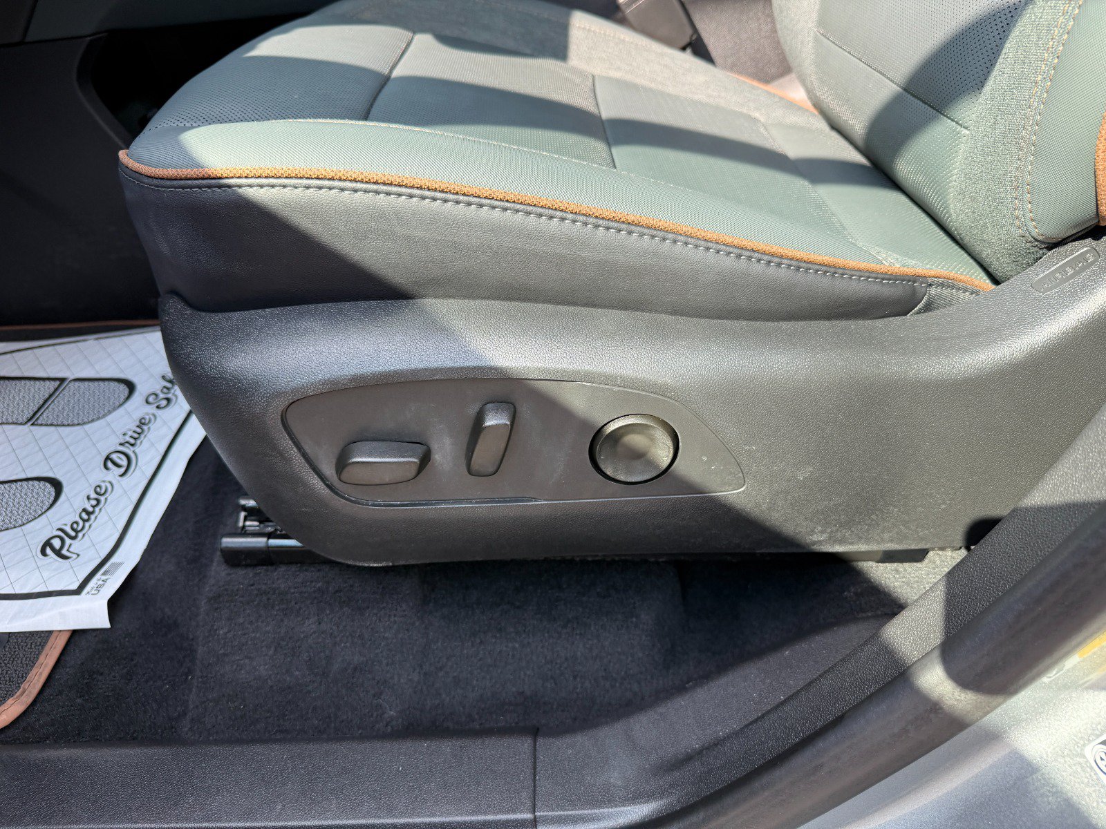 Certified 2025 GMC Acadia AT4 AWD/4WD image 26