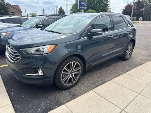 Used 2019 Ford Edge Titanium w/ Cold Weather Package AWD/4WD image 2