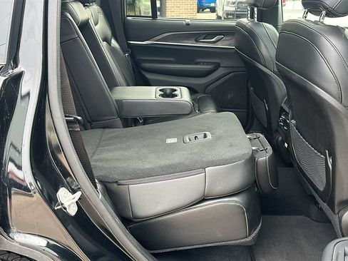 Used 2024 Jeep Grand Cherokee Limited w/ Luxury Tech Group II AWD/4WD image 31