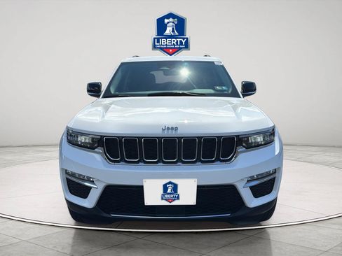 Certified 2023 Jeep Grand Cherokee Limited AWD/4WD image 3