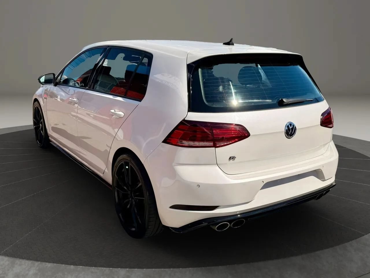Used 2019 Volkswagen Golf R 4-Door AWD/4WD image 6