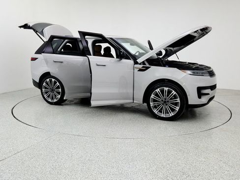New 2026 Land Rover Range Rover Sport SE image 10