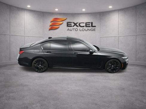 Used 2022 BMW 740i w/ M Sport Package RWD image 71