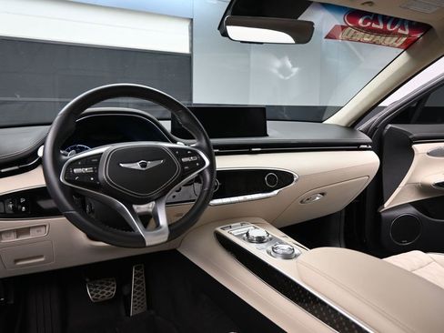 Used 2025 Genesis GV70 3.5T Sport w/ Sport Prestige Package AWD/4WD image 16