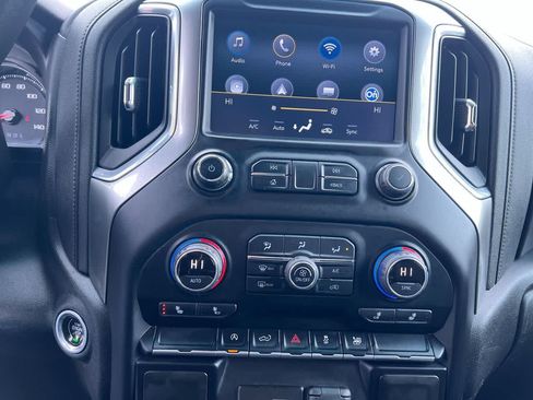 Used 2021 Chevrolet Silverado 1500 LT AWD/4WD image 19
