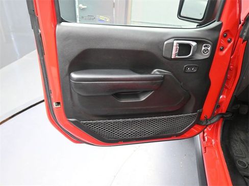 Used 2018 Jeep Wrangler Unlimited Rubicon w/ Dual Top Group image 17