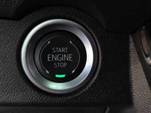 Used 2024 Chevrolet Traverse LT w/ Trailering Package image 18