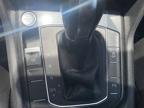 Used 2018 Volkswagen Tiguan SEL w/ R-Line Package FWD image 26